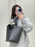 ロエベ かご バッグコピー レザー 本革 ファッション感 実用 柔らかい 大容量 斜め掛けバッグ ブラック