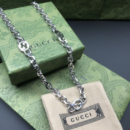 個性的な グッチネックレス 買取Ｎ級品 高品質 シンプル 優雅なデザイン シルバー
