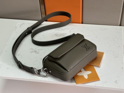 大人気 ルイヴィトンバッグ アウトレット偽物 シンプル 牛革 レザー 斜め掛けバッグ M83560 グレー