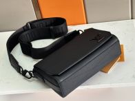 ルイヴィトンバッグ 赤スーパーコピー シンプル 牛革 レザー 斜め掛けバッグ ビジネス M24769 ブラック