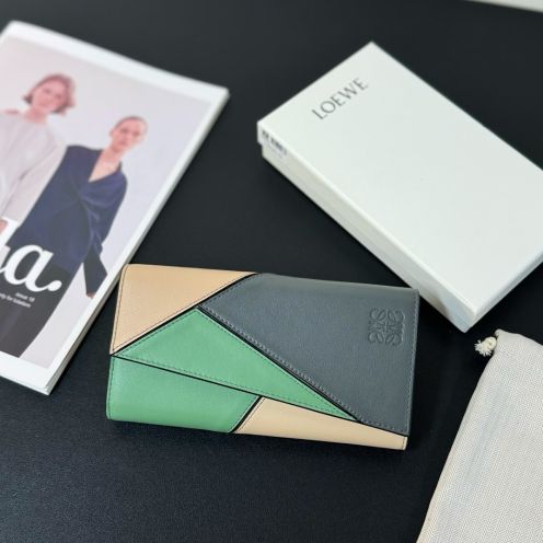 びっくりした価格 ロエベ財布 いくらスーパーコピー レザー 牛革 シンプル 長財布 おしゃれ グリーン