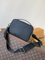 2025年のお買い得品 ルイヴィトンバッグ 黒偽物 シンプル 優雅 斜め掛けバッグ レザー M11657 ブラック