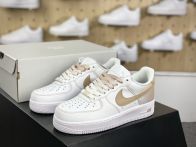 個性 nike スニーカースーパーコピー運動 ランニング ファッション FN0366-104 ベージュ色