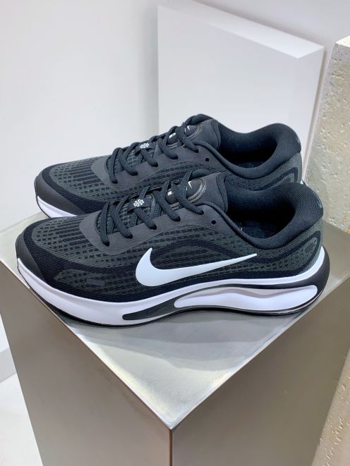 nike 黒 スニーカー偽物 ハンサム 触り心地が良い カジュアル ランニング 運動シューズ ブラック