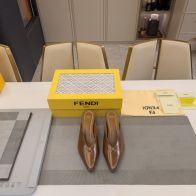 華やかな雰囲気 フェンディサンダルコピー ヒール4.5cm レザー 優雅レディ ブラウン