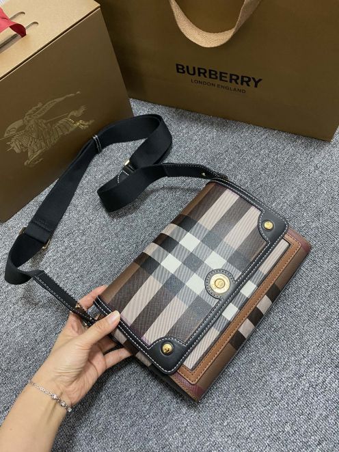 バーバリー ミニ バッグスーパーコピー 斜め掛けバッグ 本革 レザー 手持ち ブラウン