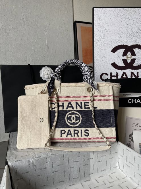 シャネルバッグ 店舗スーパーコピー 優雅レディ 大容量 トート 刺繍 ホワイト