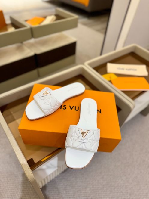 LV サンダル ヴィトン レディース偽物スリッパ  レザー 優雅 柔らかい 上質 ホワイト