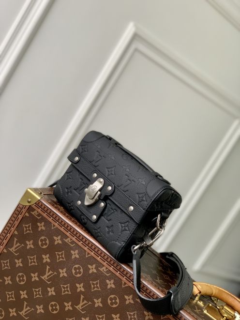 LV ヴィトン バッグ 結婚式スーパーコピー 斜め掛けバッグ 本革 ビジネス M13871 ブラック
