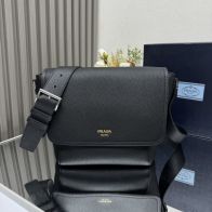 最新品 プラダバッグ ナイロン クリーニング偽物 2VD069 本革 レザー 斜め掛けバッグ ブラック