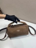 人気商品 プラダ セレブスーパーコピー 本革 レザー 斜め掛けバッグ シンプル 2VH188 ベージュ色