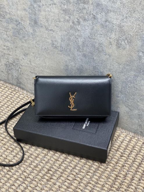 ysl クラッチ バッグスーパーコピー 優雅 斜め掛けバッグ 本革 ミニ 実用 635095 ブラック