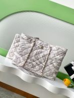 眩しい シャネル 手提げバッグコピー 牛革 レザー 優雅 ハンドバッグ お洒落 AS5429 シルバー