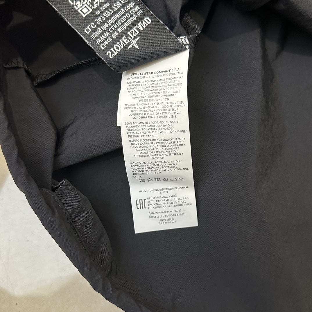 stone island アウターｎ級品 高品質 アウター 速乾性があり 薄手 ゆったり ブラック_9