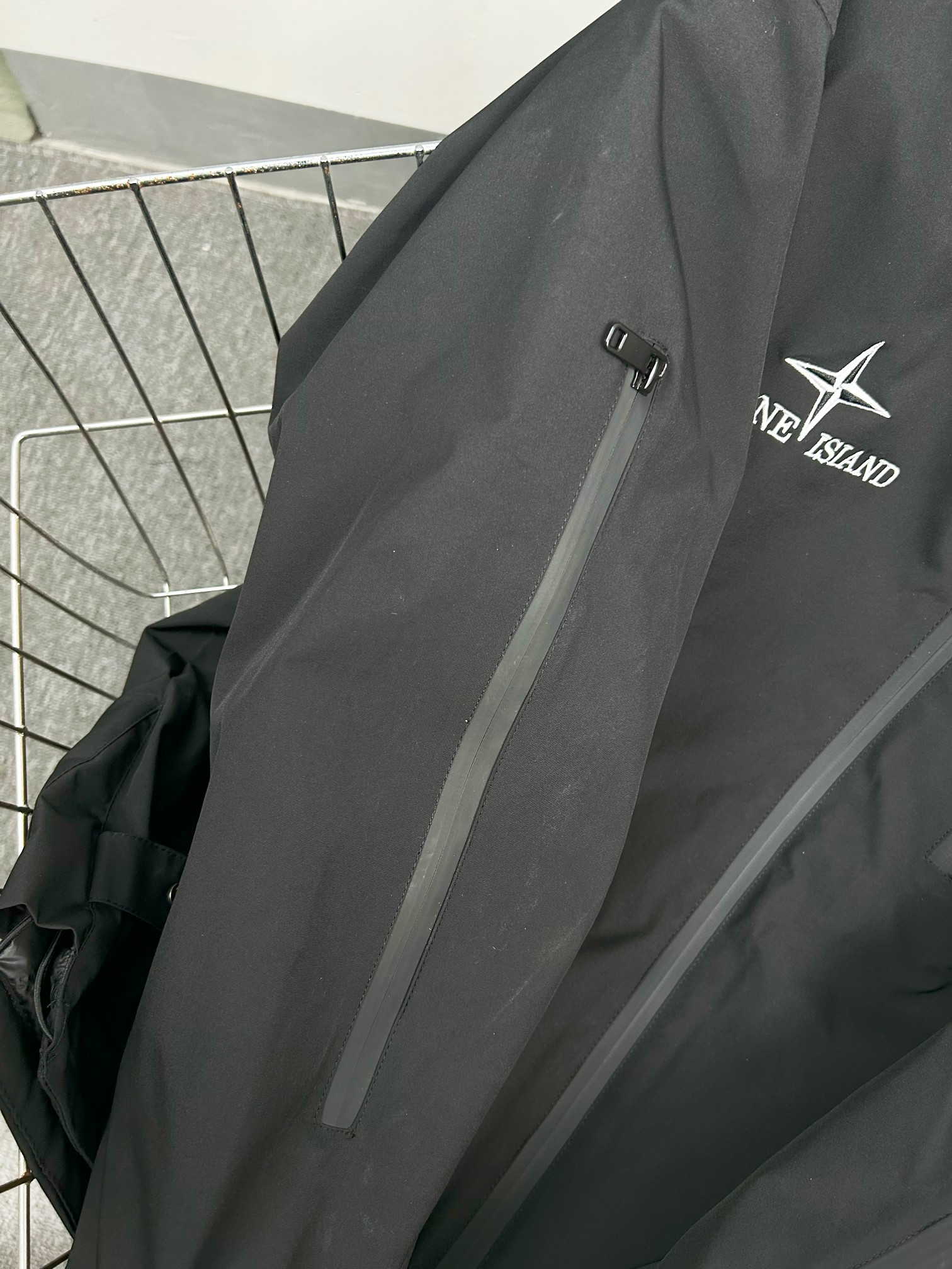 stone island ミリタリー ジャケットコピー 防風 暖かい カップル フード付き ブラック_7