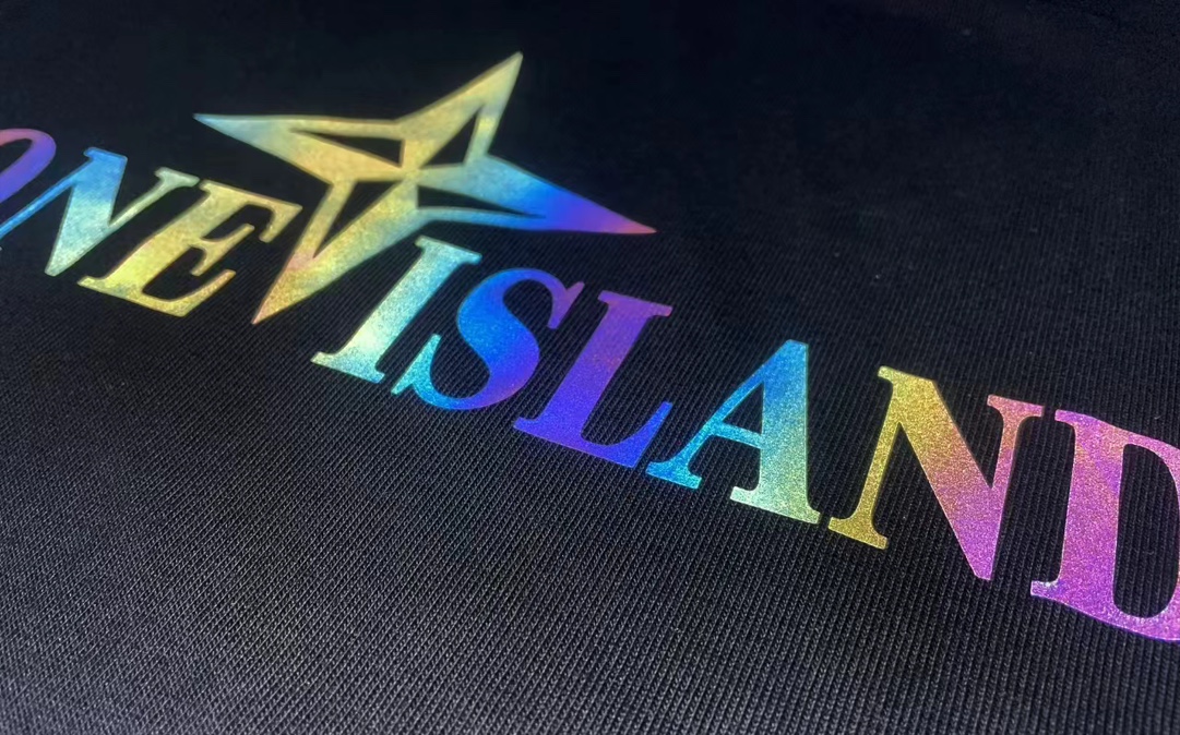 ストーン アイランド ロン t 定価偽物 半袖Tシャツ 純綿 シンプル 防臭 虹色のロゴ ブラック_4