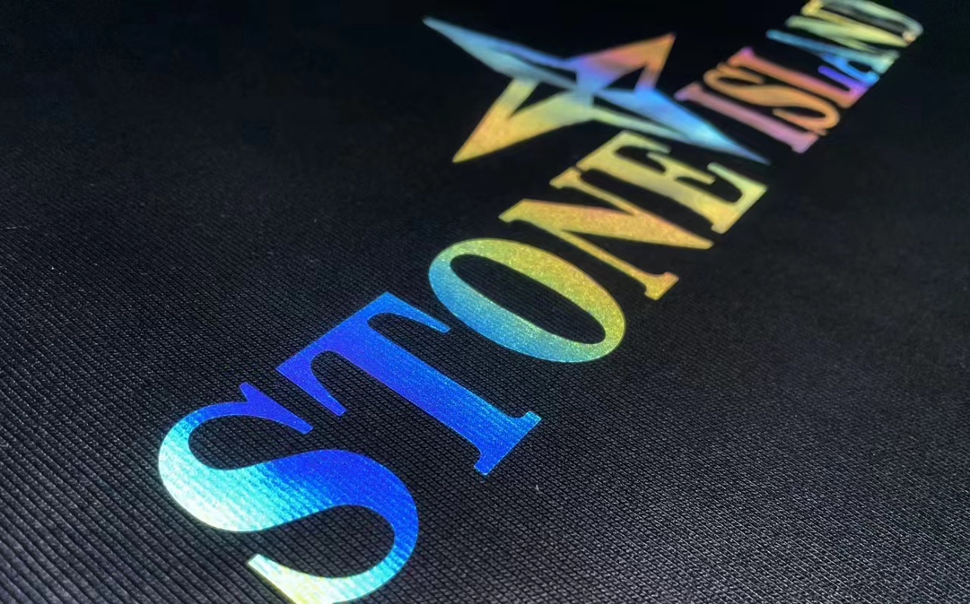 ストーン アイランド ロン t 定価偽物 半袖Tシャツ 純綿 シンプル 防臭 虹色のロゴ ブラック_6