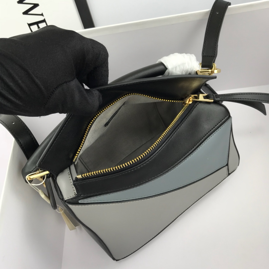 ロエベ定番人気物スーパーコピーバッグレザーグレー高級ショルダーバッグ_6