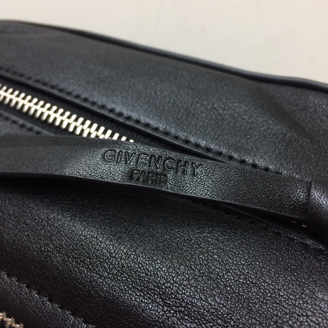 GIVENCHY23新作 ジバンシィバッグコピー メンズ シングルショルダーバッグ 星ロゴ ブラック_6