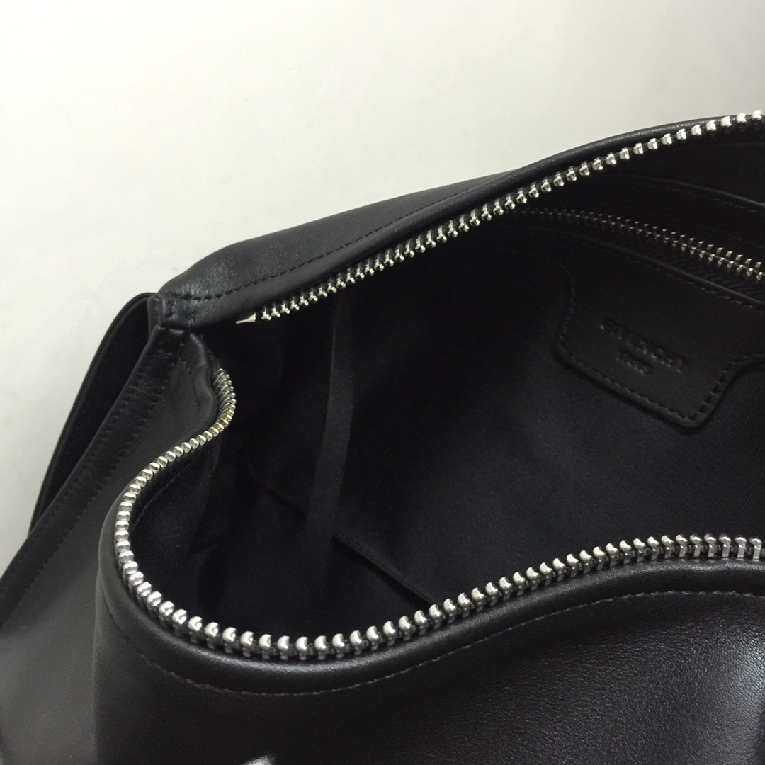 GIVENCHYジバンシィバッグスーパーコピー メンズ シングルショルダーバッグ ブランドロゴブラック_5
