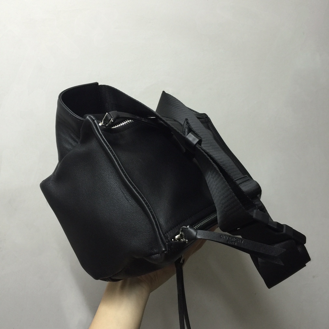 GIVENCHYジバンシィバッグスーパーコピー メンズ シングルショルダーバッグ ブランドロゴブラック_6