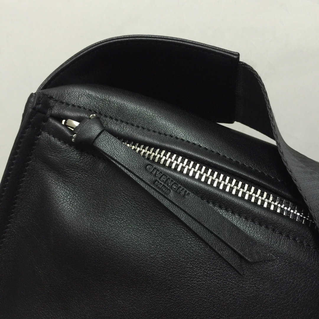 GIVENCHYジバンシィバッグスーパーコピー メンズ シングルショルダーバッグ ブランドロゴブラック_8