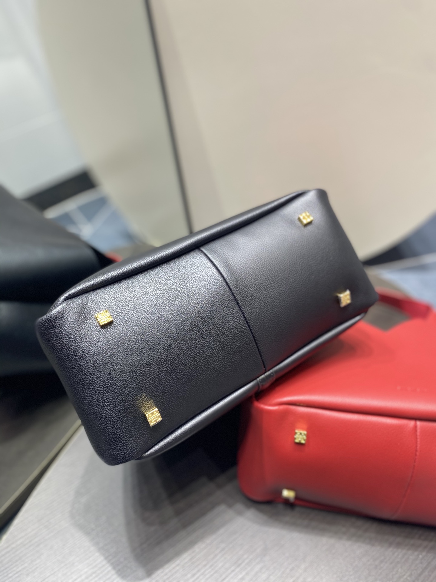 GIVENCHYジバンシィミニバッグスーパーコピー レザーバッグ レディースバッグ ブラック_4