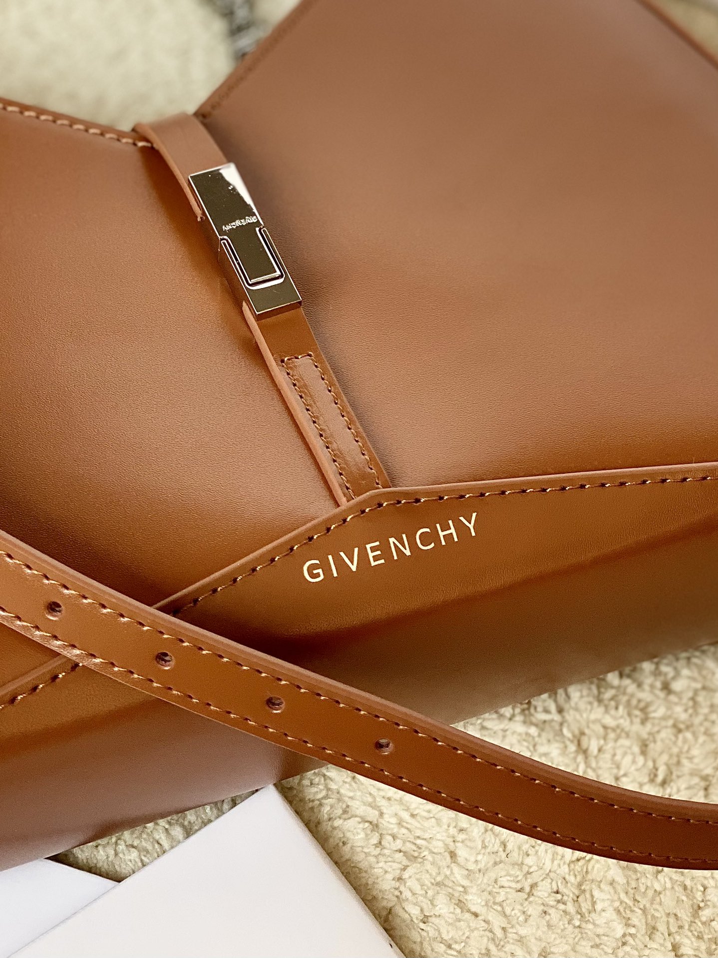 GIVENCHYバオバオバッグスーパーコピー フランス レザーバッグ レディース 魅力 ブラウン_9