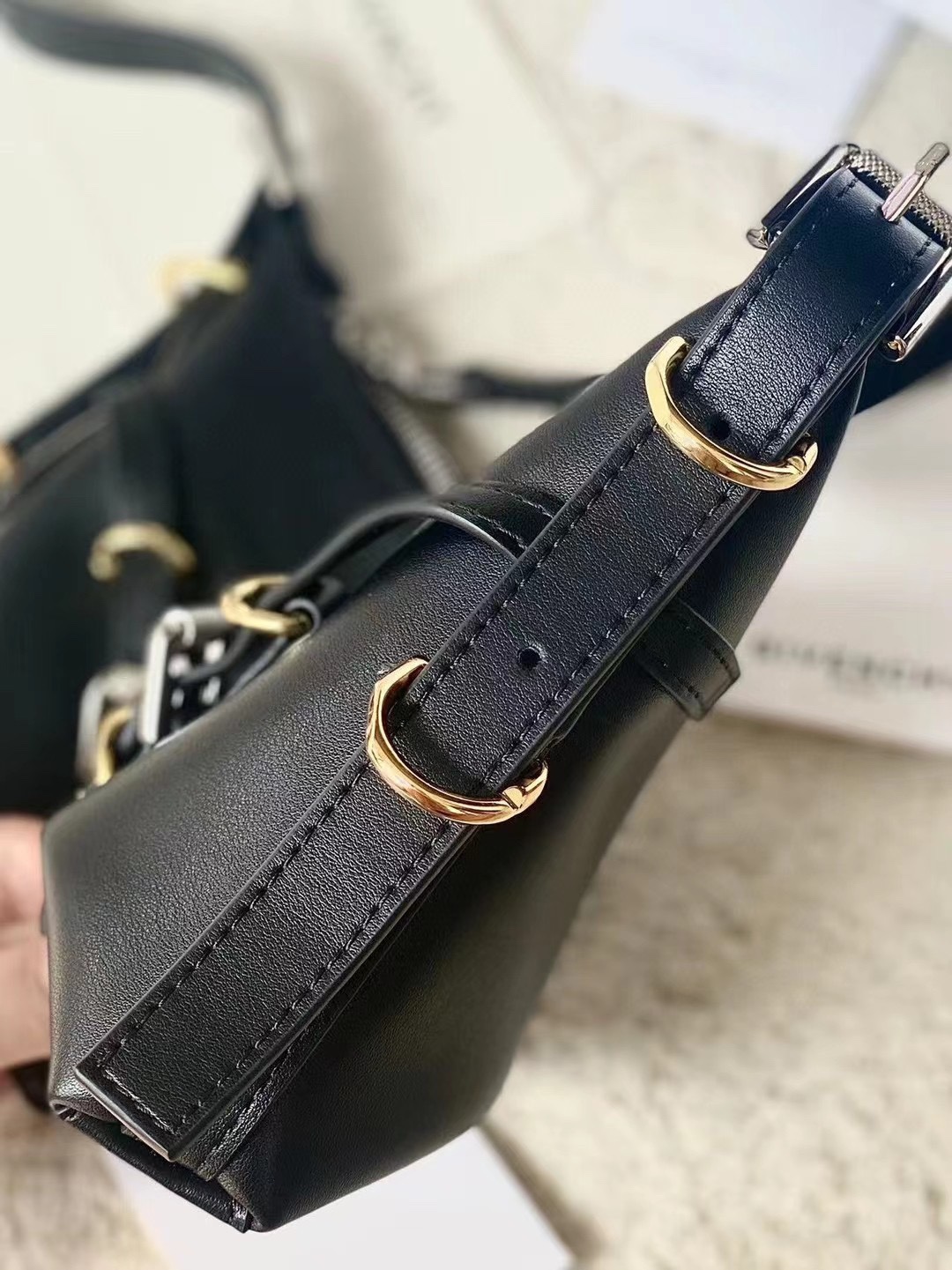 GIVENCHYジバンシィ 値段ｎ級品 フランス 腋下バッグ レディース 魅力 ブラック_4