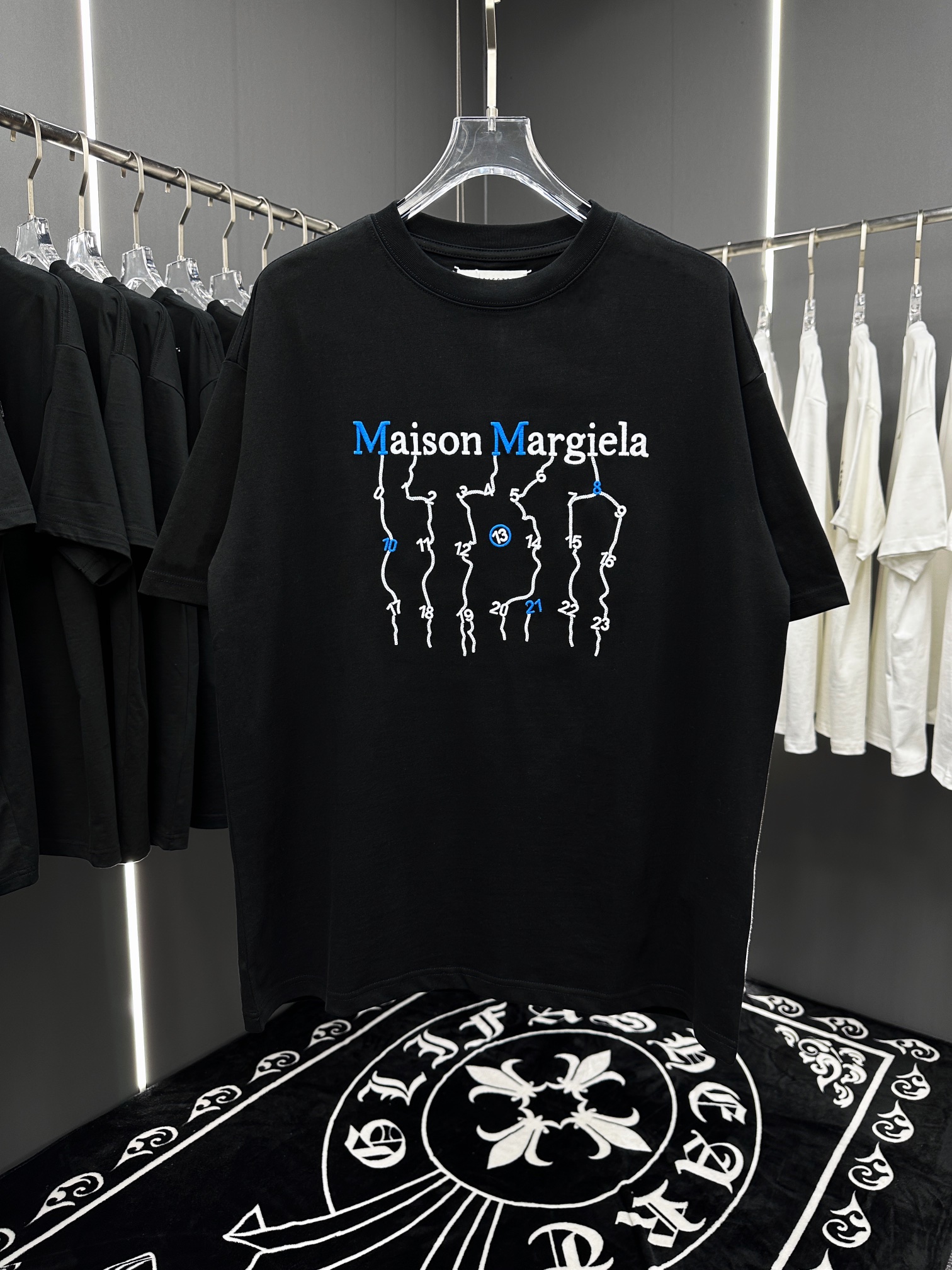 メゾンマルジェラ2024新作コピー半袖Tシャツコットンブラック柔らかい花柄ファッション_1