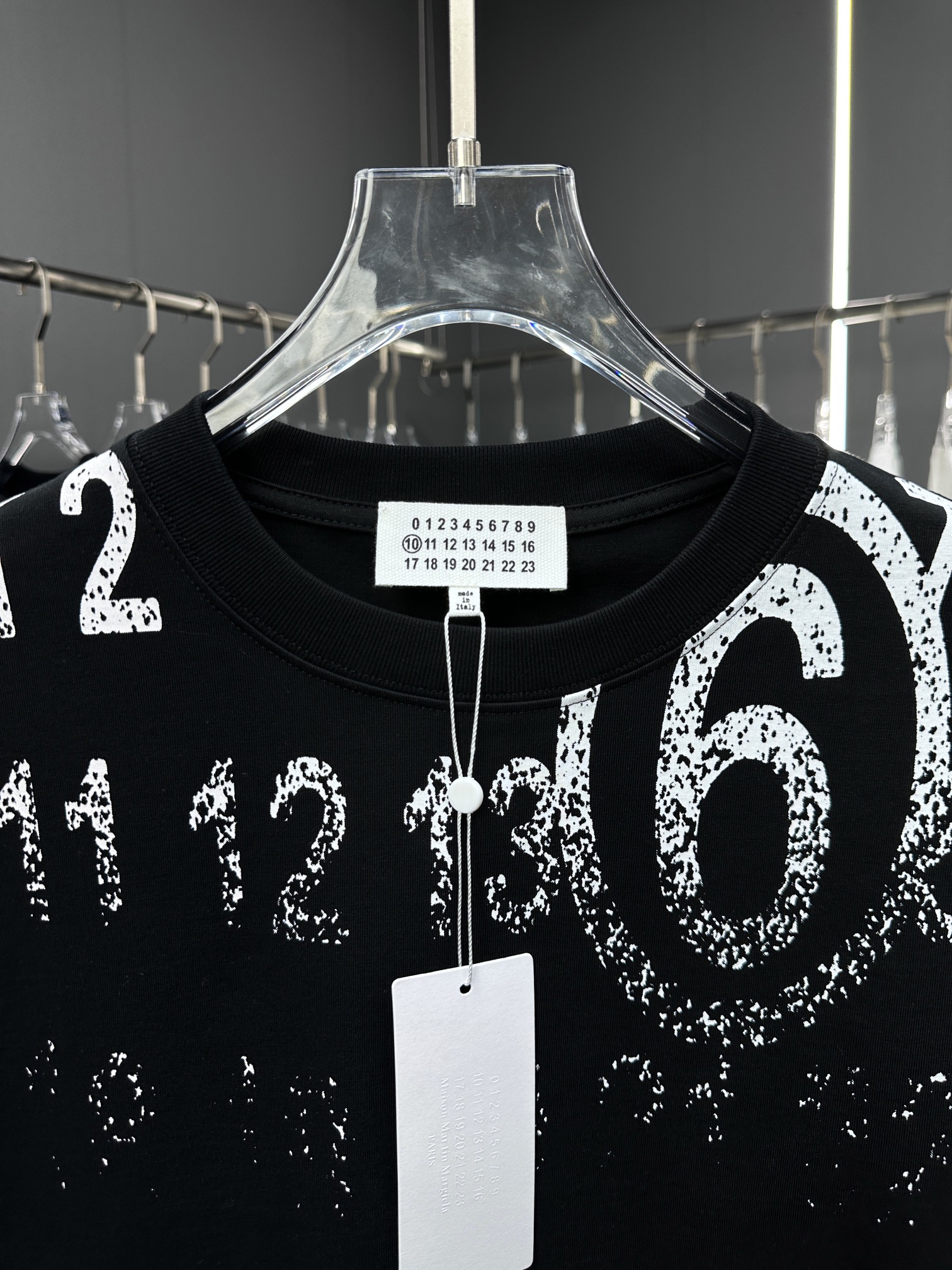 メゾンマルジェラ定番人気物コピー半袖Tシャツコットンブラック柔らかい花柄春夏刺繍_3