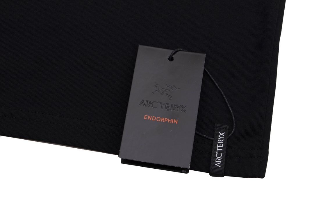 アークテリクス2024新作スーパーコピー半袖Tシャツコットンブラック柔らかい高級花柄_2