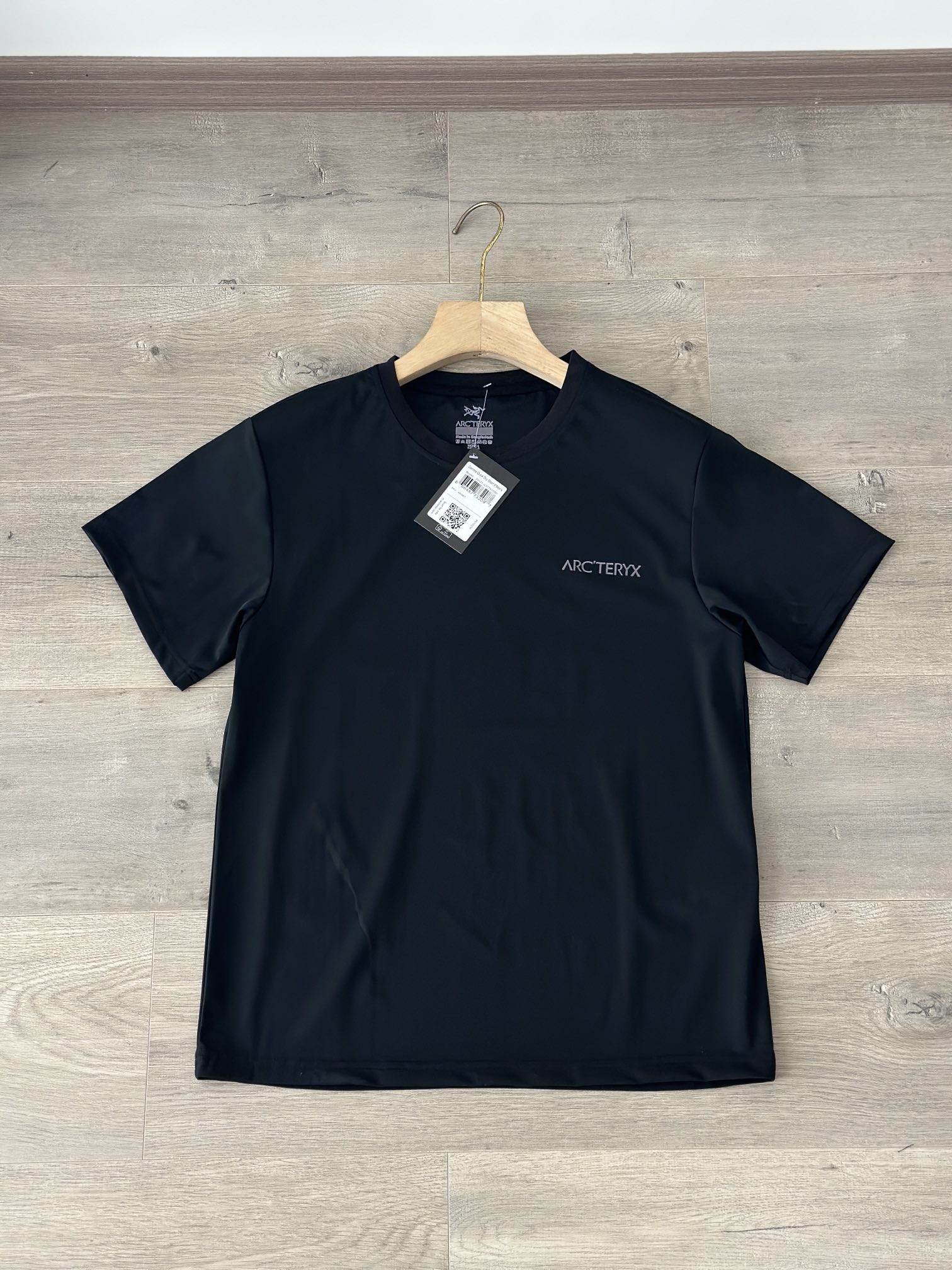 アークテリクス2024新作スーパーコピー半袖Tシャツコットンブラック柔らかい高級花柄_5