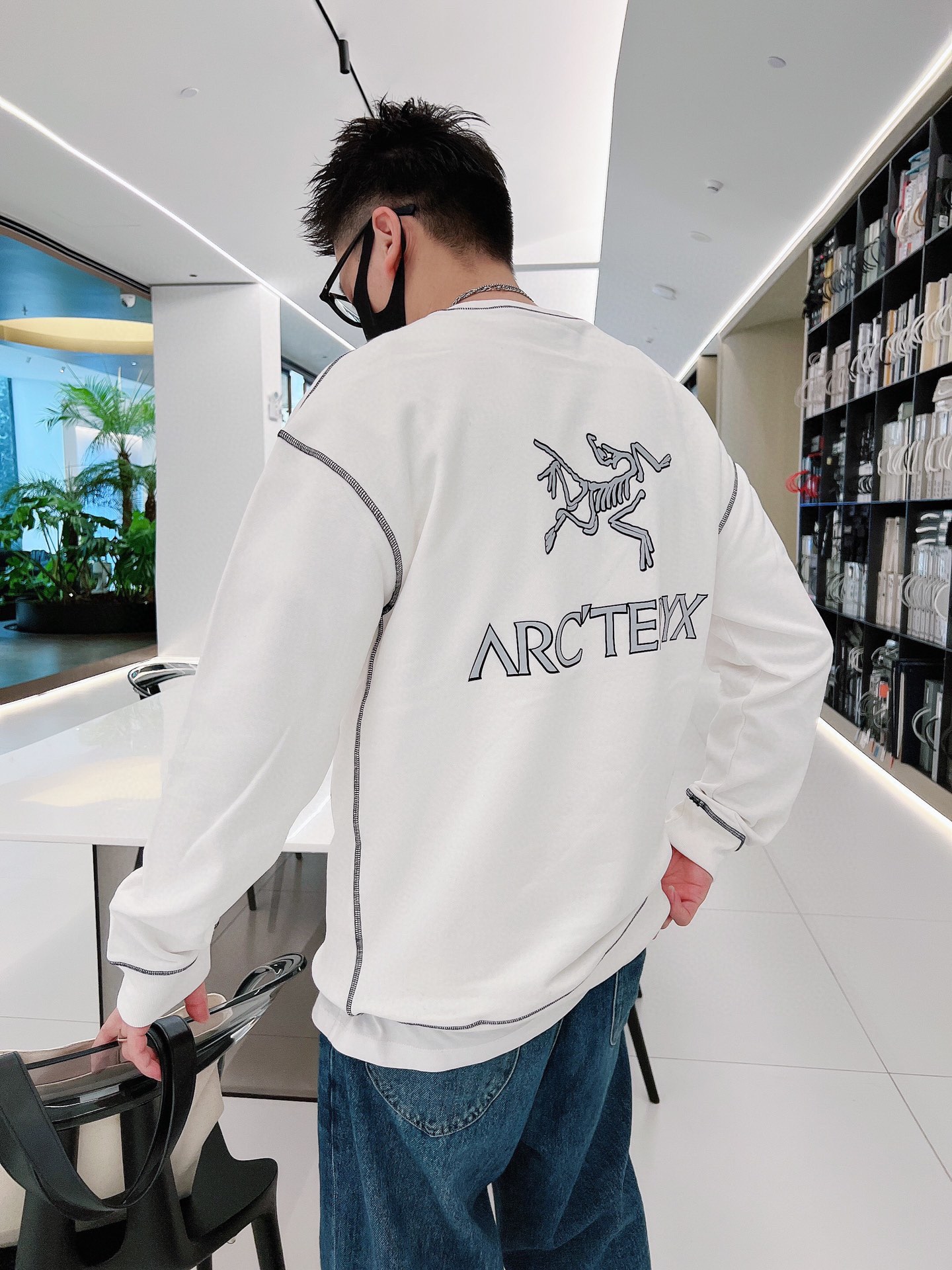 大活躍アークテリクス 薄手パーカー偽物 純綿 フードなし パーカー 人気商品 メンズ ２色可選_6