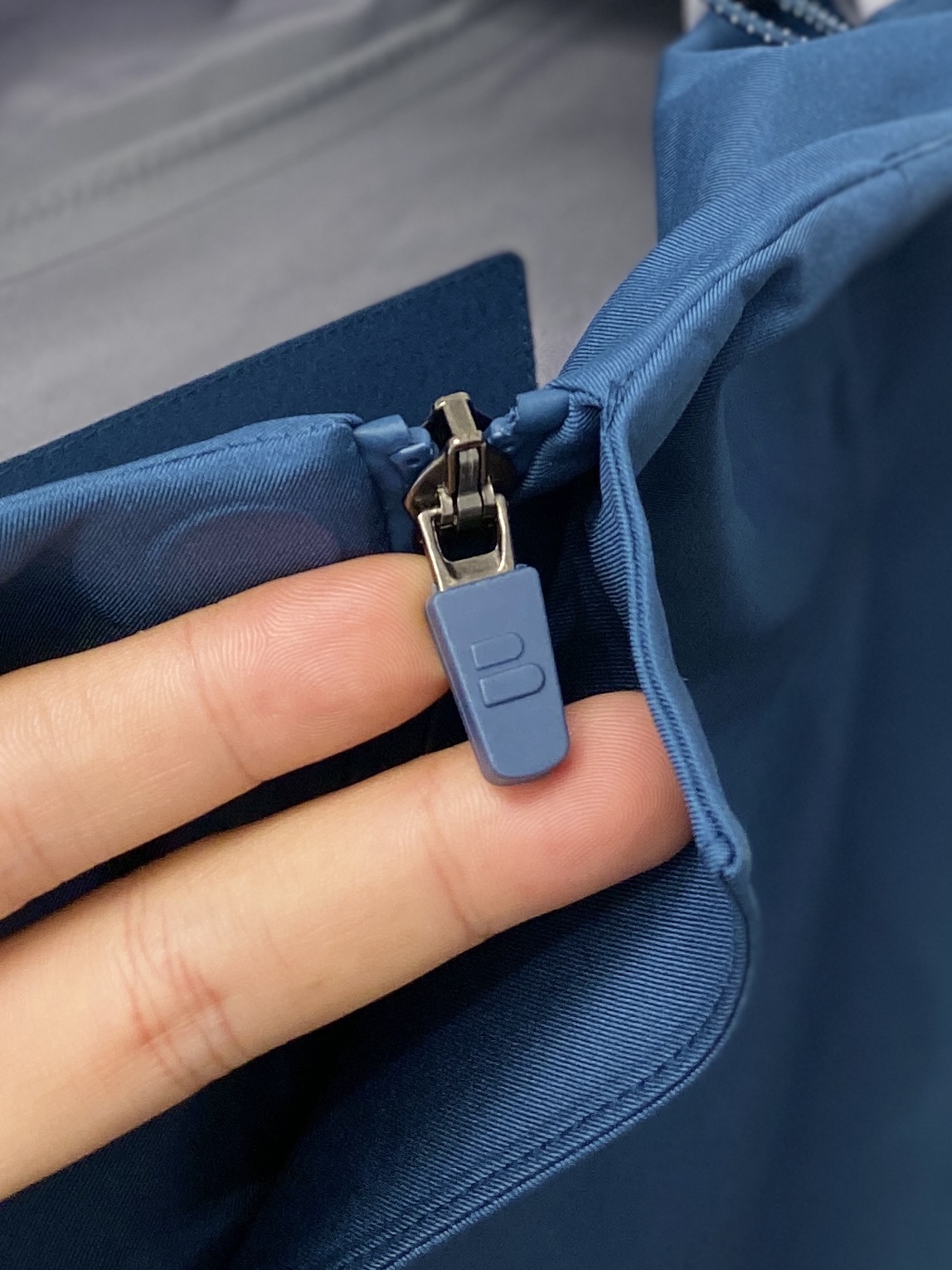 激安大特価最新作のデサント アノラック偽物 登山 ランニング 暖かい チャージャージャケット 防風 ブルー_6