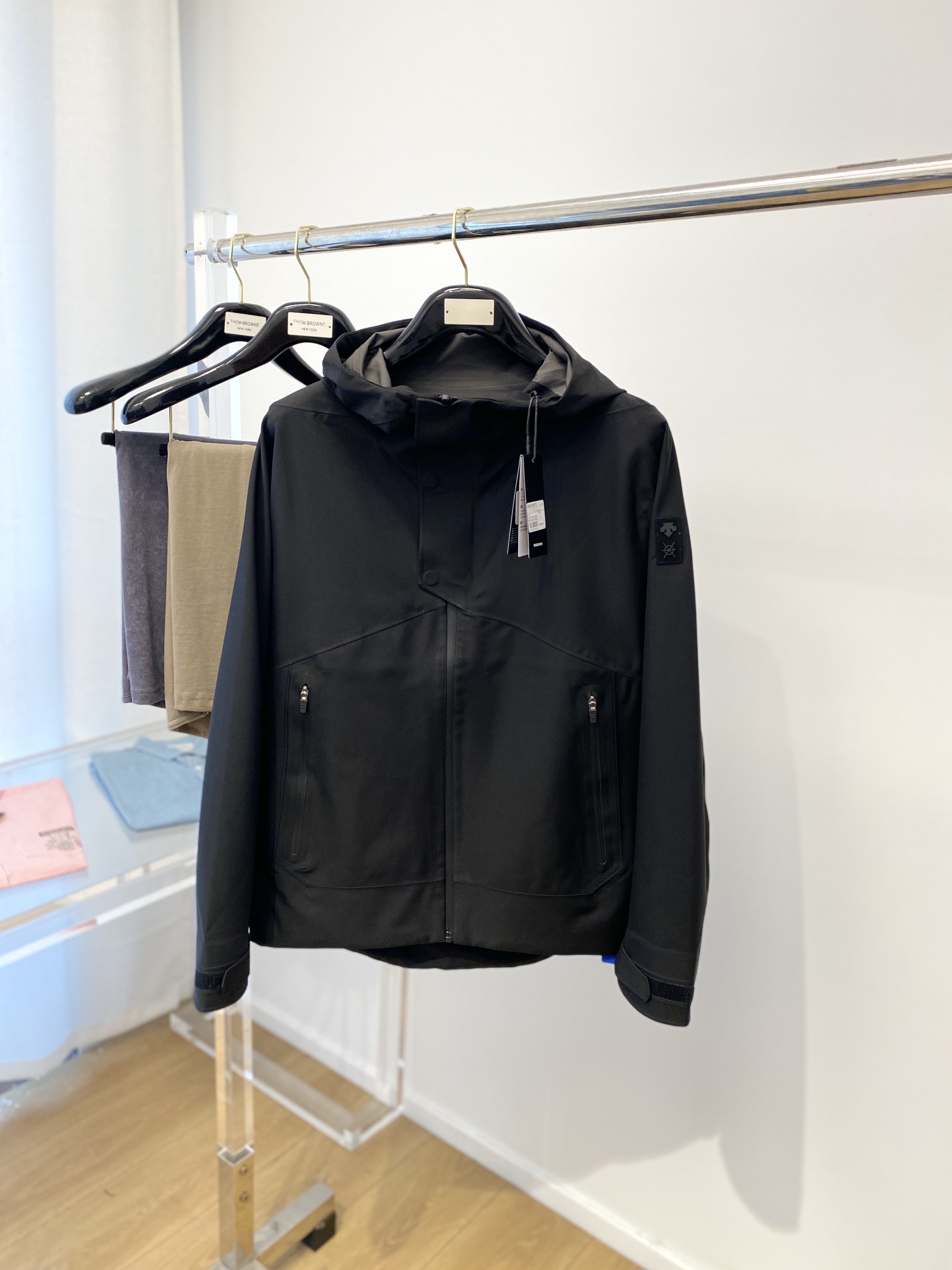 激安大特価最新作のジャケット デサントｎ級品 登山 ランニング 暖かい チャージャージャケット 防風 ブラック_1