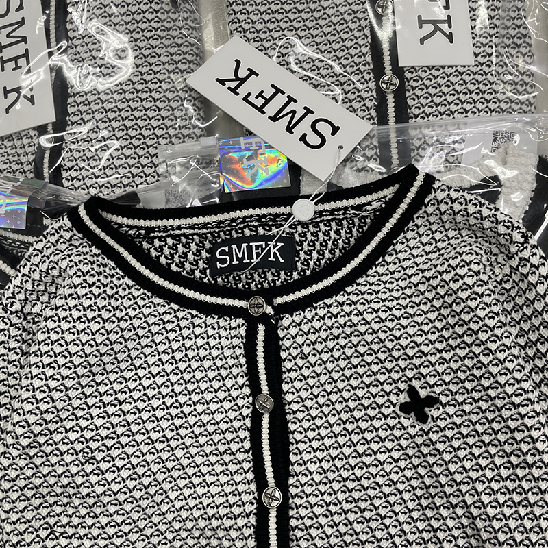 smfk サンダルコピー 人気 暖かい ショットトップス 秋冬服 シンプル 縞 レディース 限定品 ブラック_3