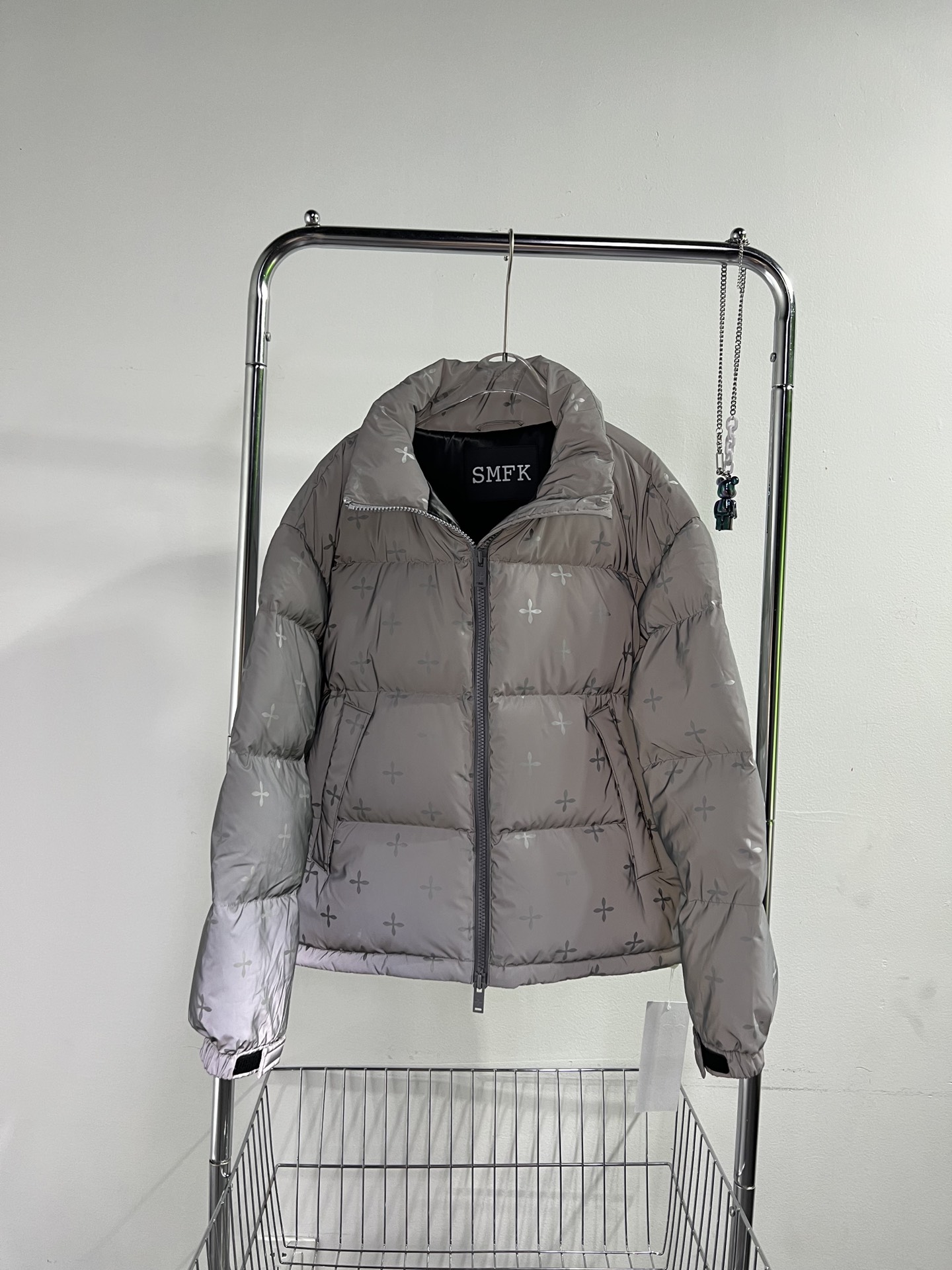 SMFKソフ ダウンジャケット激安通販 軽量ダウン ファッション 冬服 暖かい 防水 新品 グレイ_4