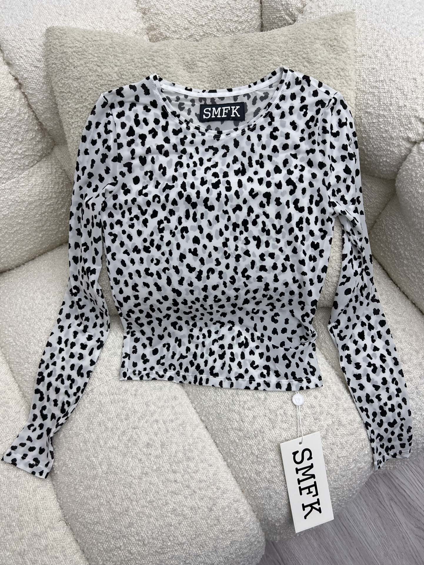 SMFKtシャツヤーンとはスーパーコピー 人気トップス 純綿 カジュアル 長袖Tシャツ シンプル 水玉模様 ホワイト_7