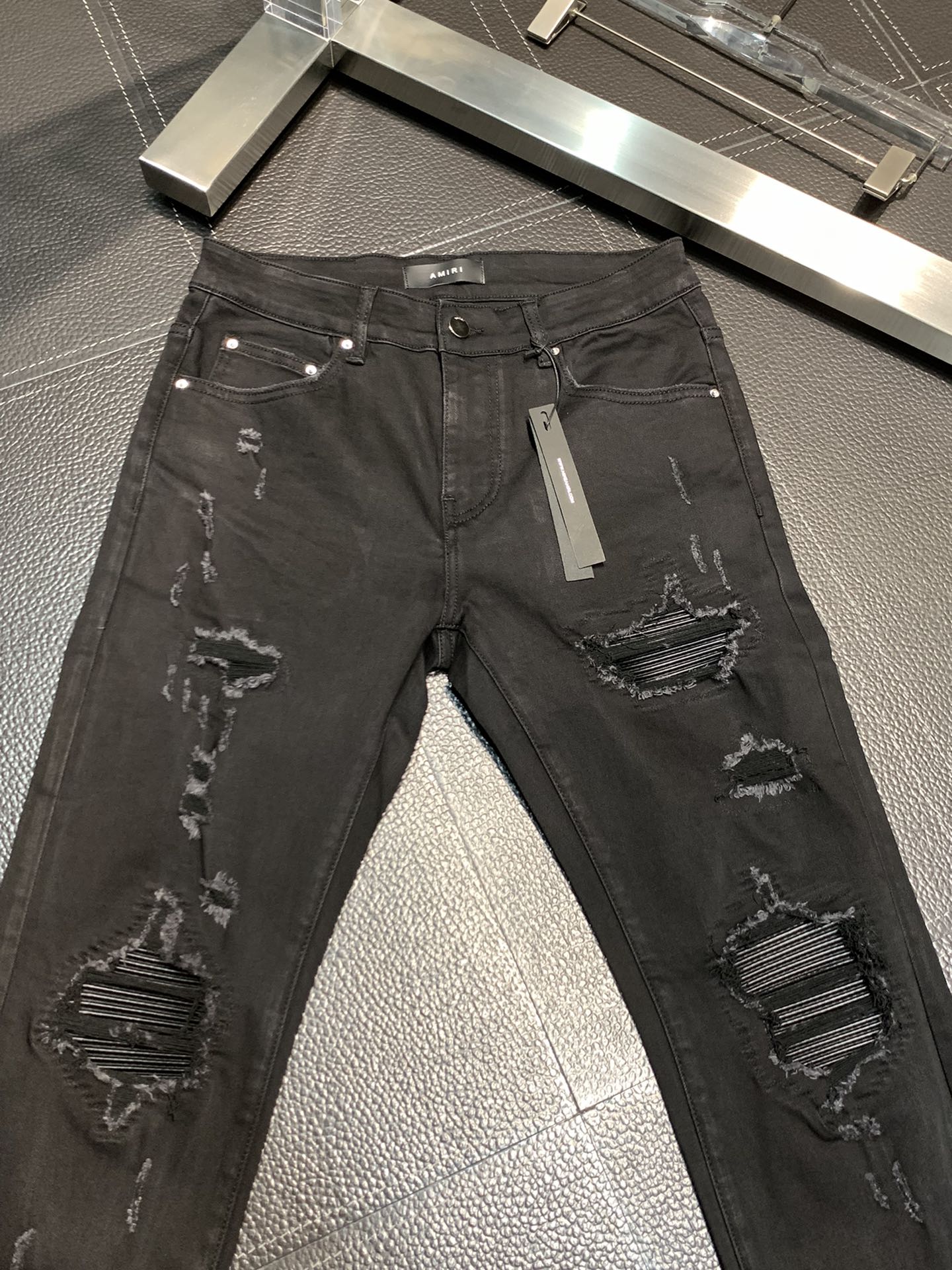 amiri ショット ガン 加工コピー デニム ジーンズ 美脚ズボン シンプル 人気もの ブラック_3
