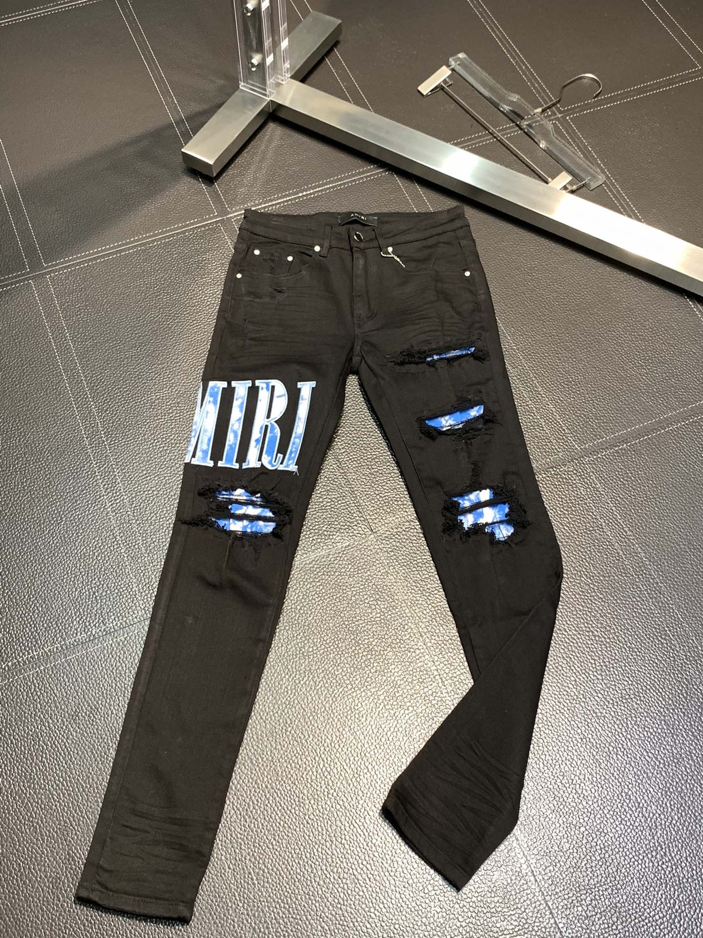 amiri バイマスーパーコピー 驚きの破格値2024 新着 美脚ズボン デニム ジーンズ  夏服 ブラック_1