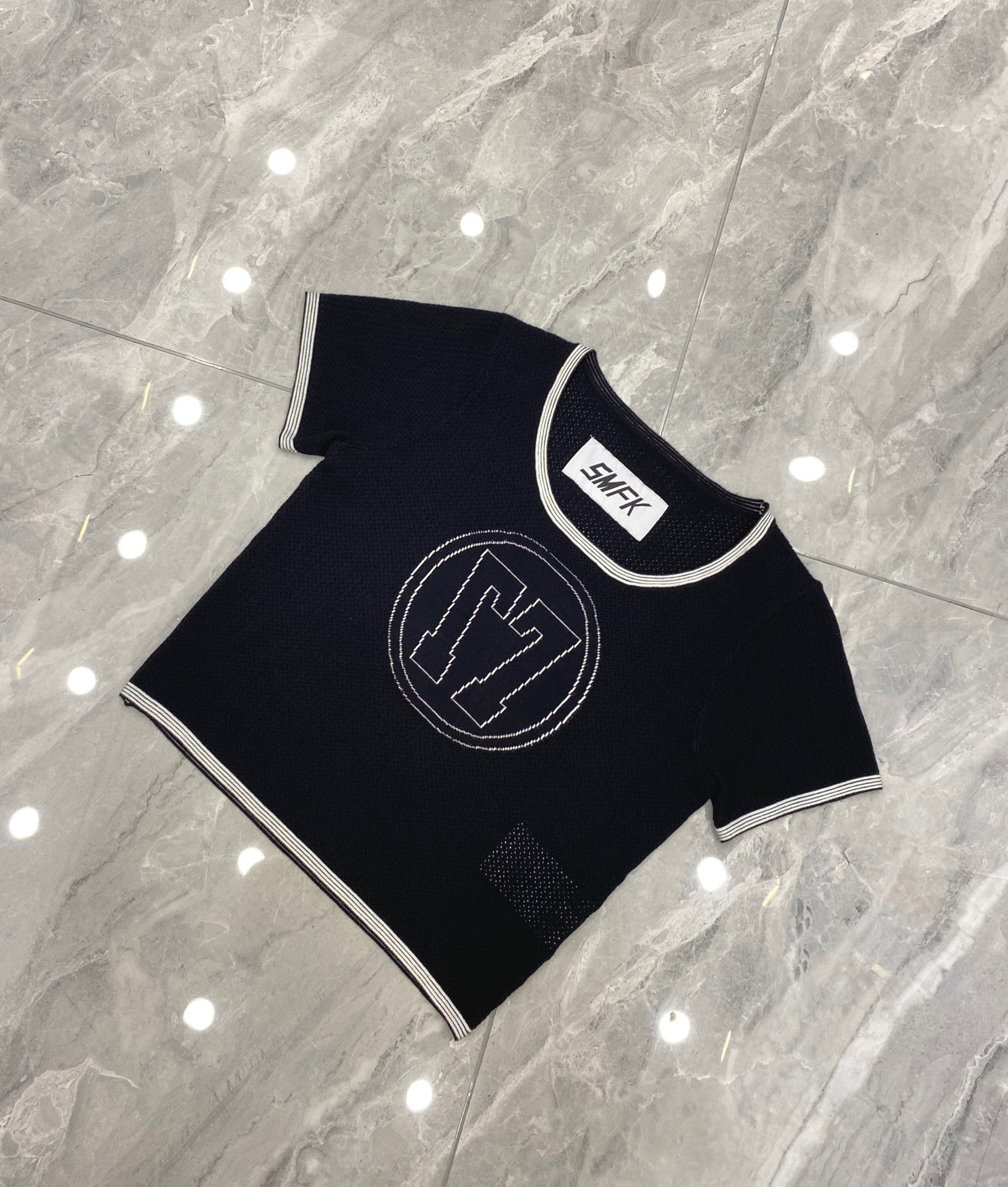大活躍!! SMFK無地tシャツコピー 純綿 シンプル 短袖トップス セクシー 半身 ブラック_3