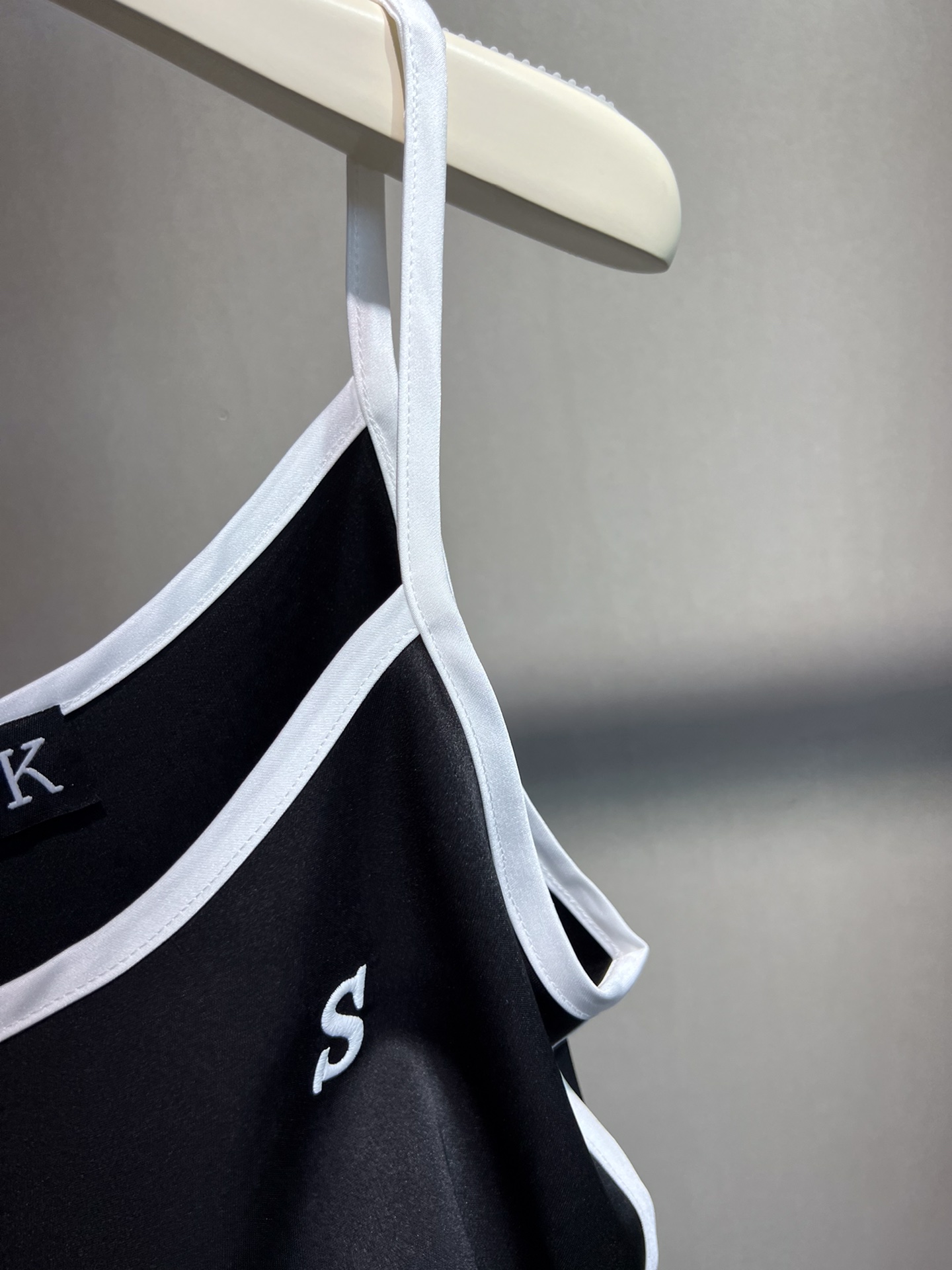 smfk 中国ｎ級品 激安品 運動セット ショットパンツ ジレートップス シンプル 夏服 ブラック_6