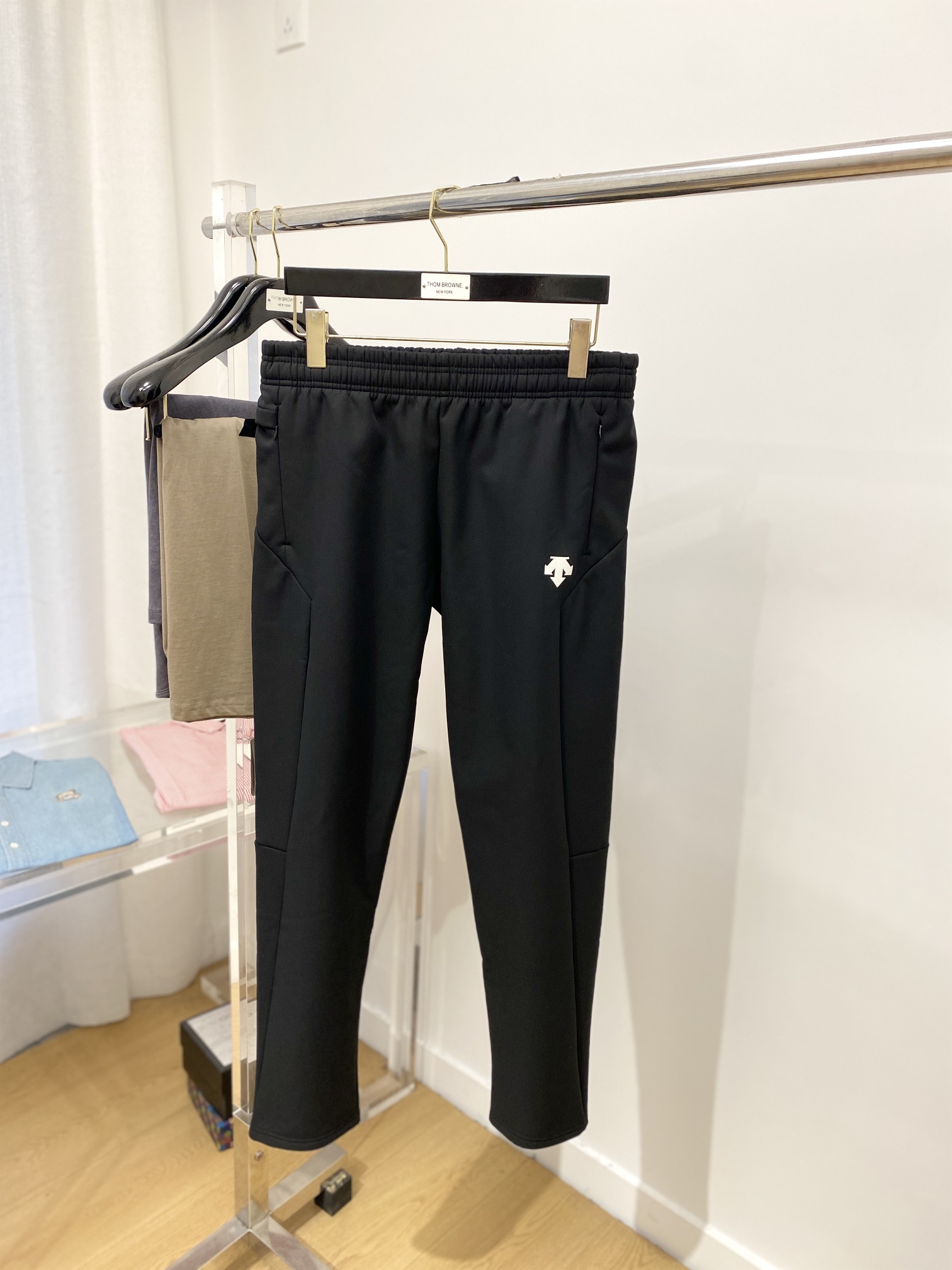 デサント ゴルフ ズボンコピー シンプル 運動パンツ 柔らかい 弾力性がいい 高級品 ブラック_1