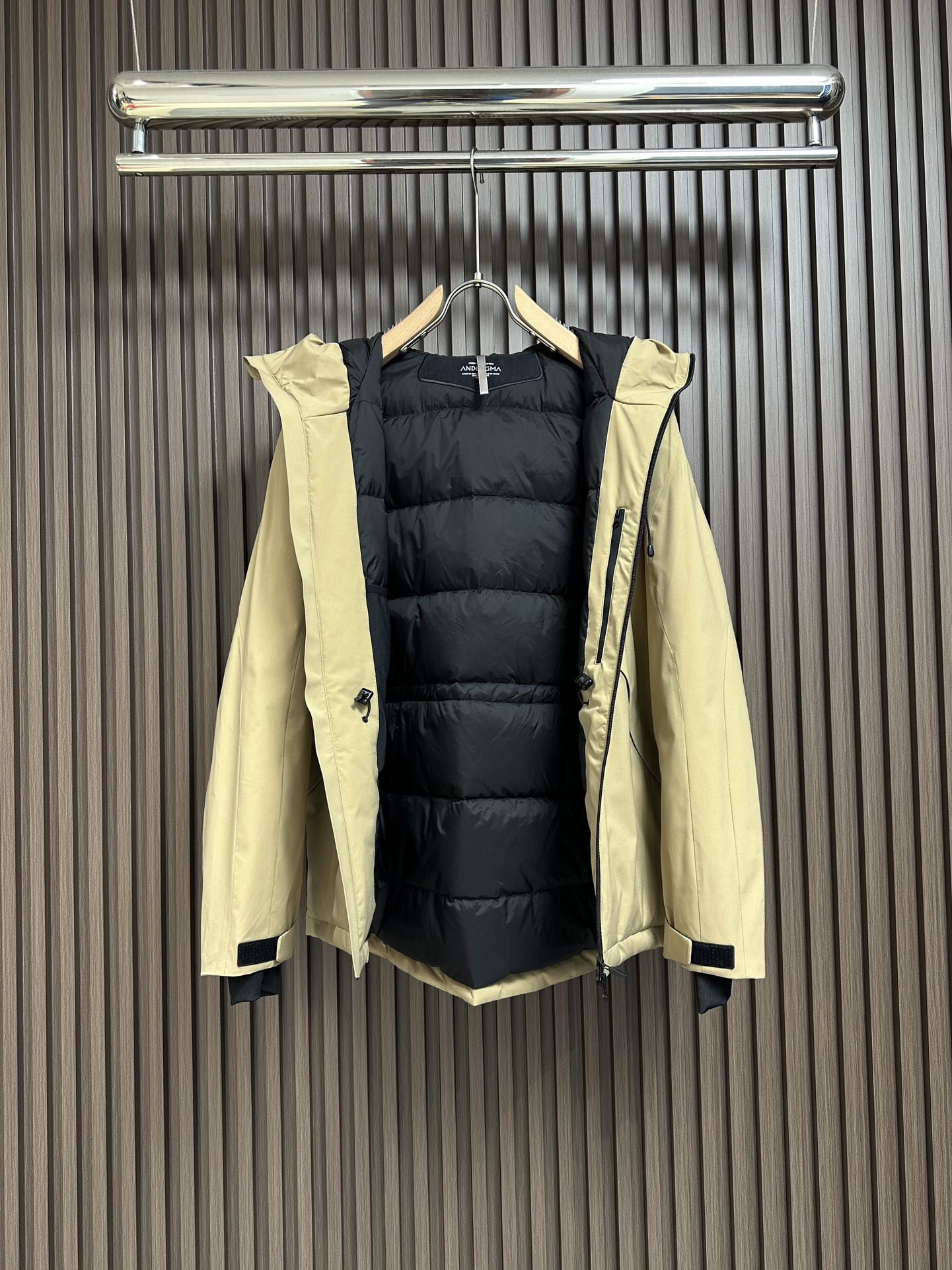 肌寒い季節に欠かせないデサントダウン サイズ感ｎ級品 冬服 ファッション 暖かい ゆったり ダウンジャケット 防水 イエロー_3