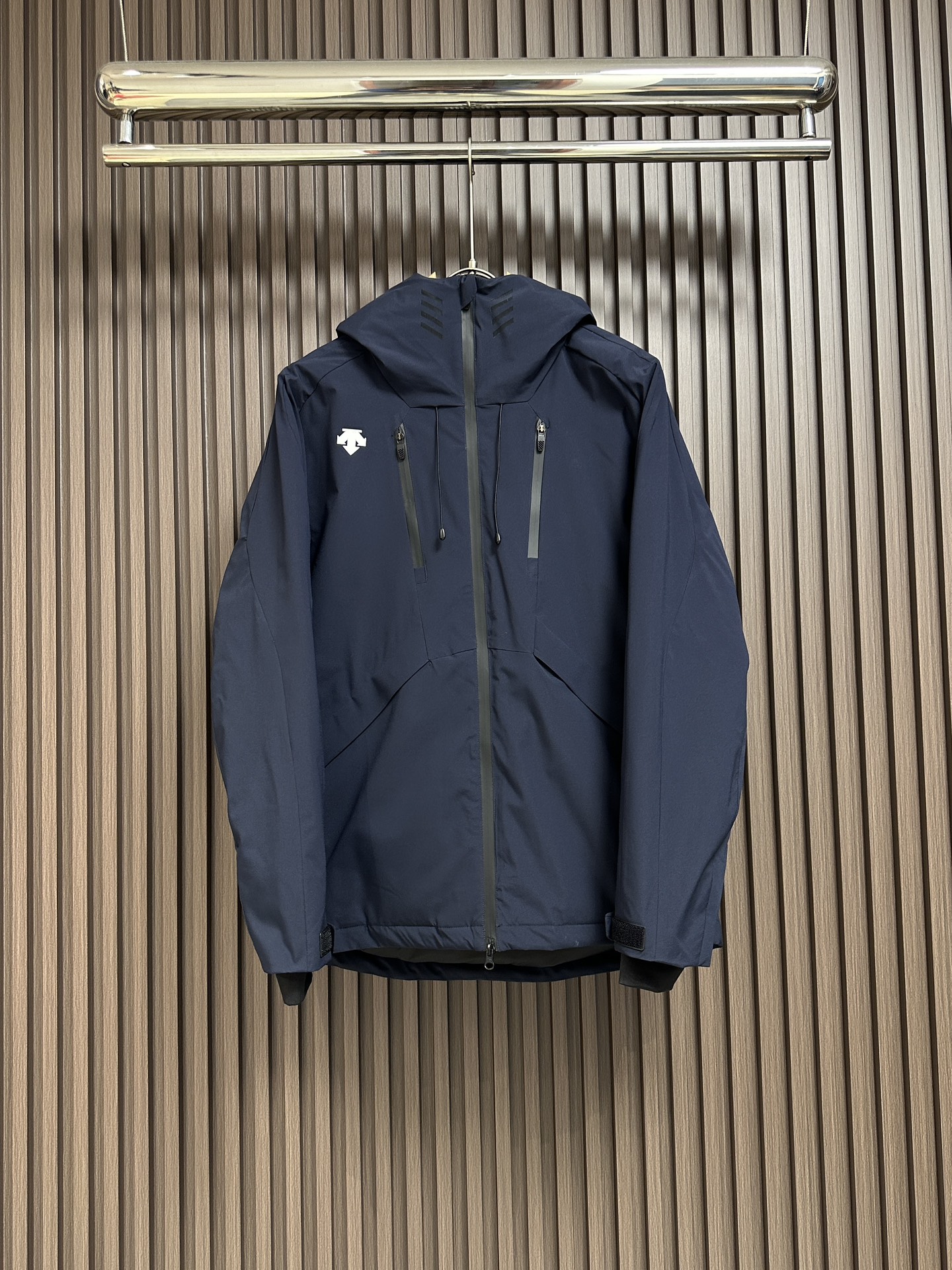 肌寒い季節に欠かせないデサント ダウン スーツ激安通販 冬服 ファッション 暖かい ゆったり ダウンジャケット 防水 ブルー_1