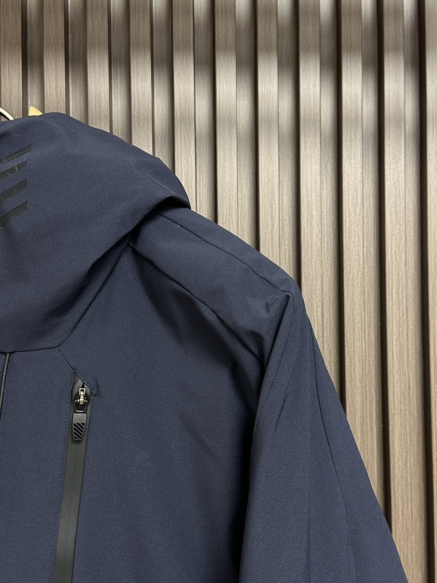 肌寒い季節に欠かせないデサント ダウン スーツ激安通販 冬服 ファッション 暖かい ゆったり ダウンジャケット 防水 ブルー_3