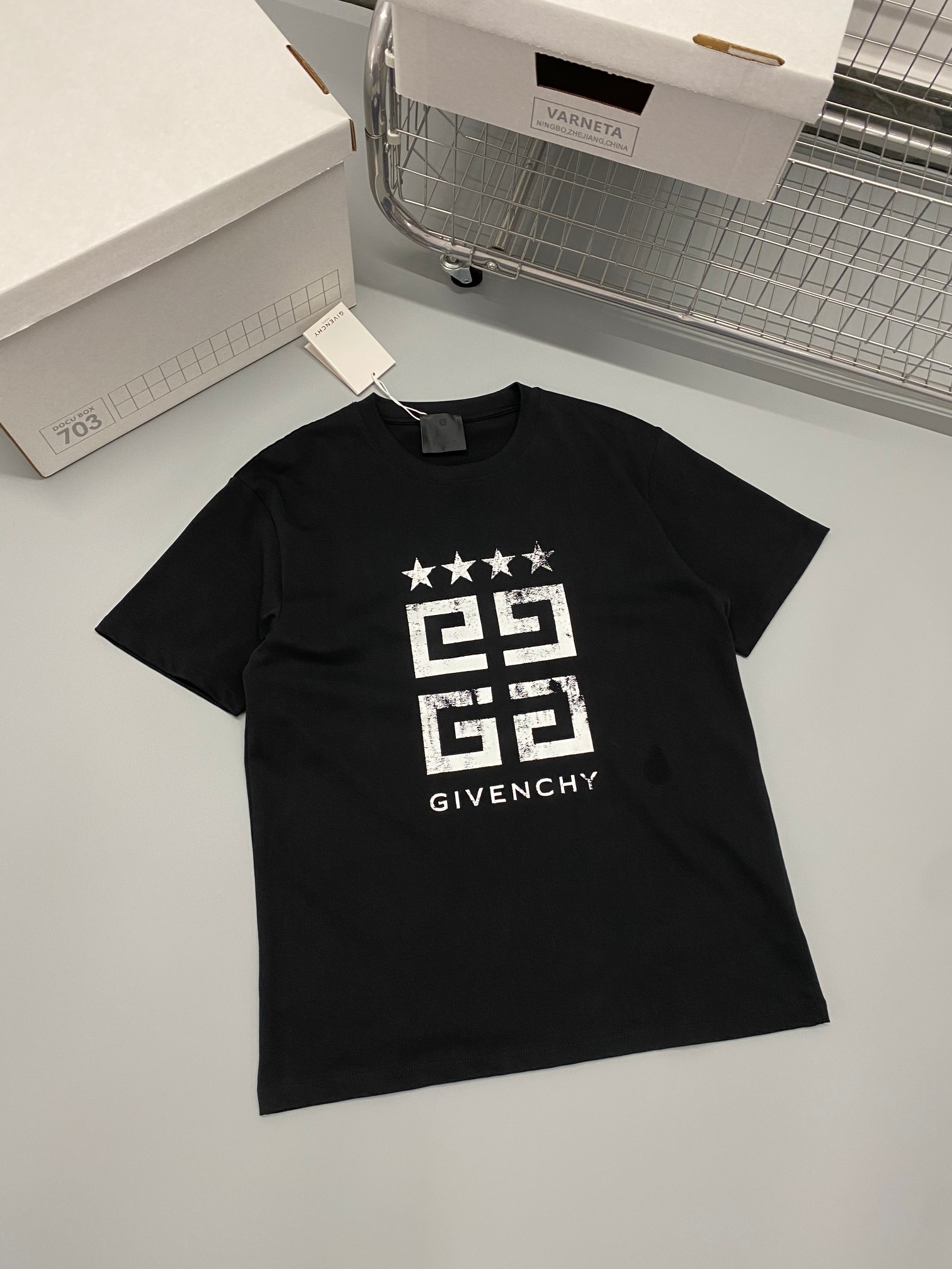 新作到着!! メンズ ジバンシーtシャツコピー コットン素材  柔らかな手触り_2