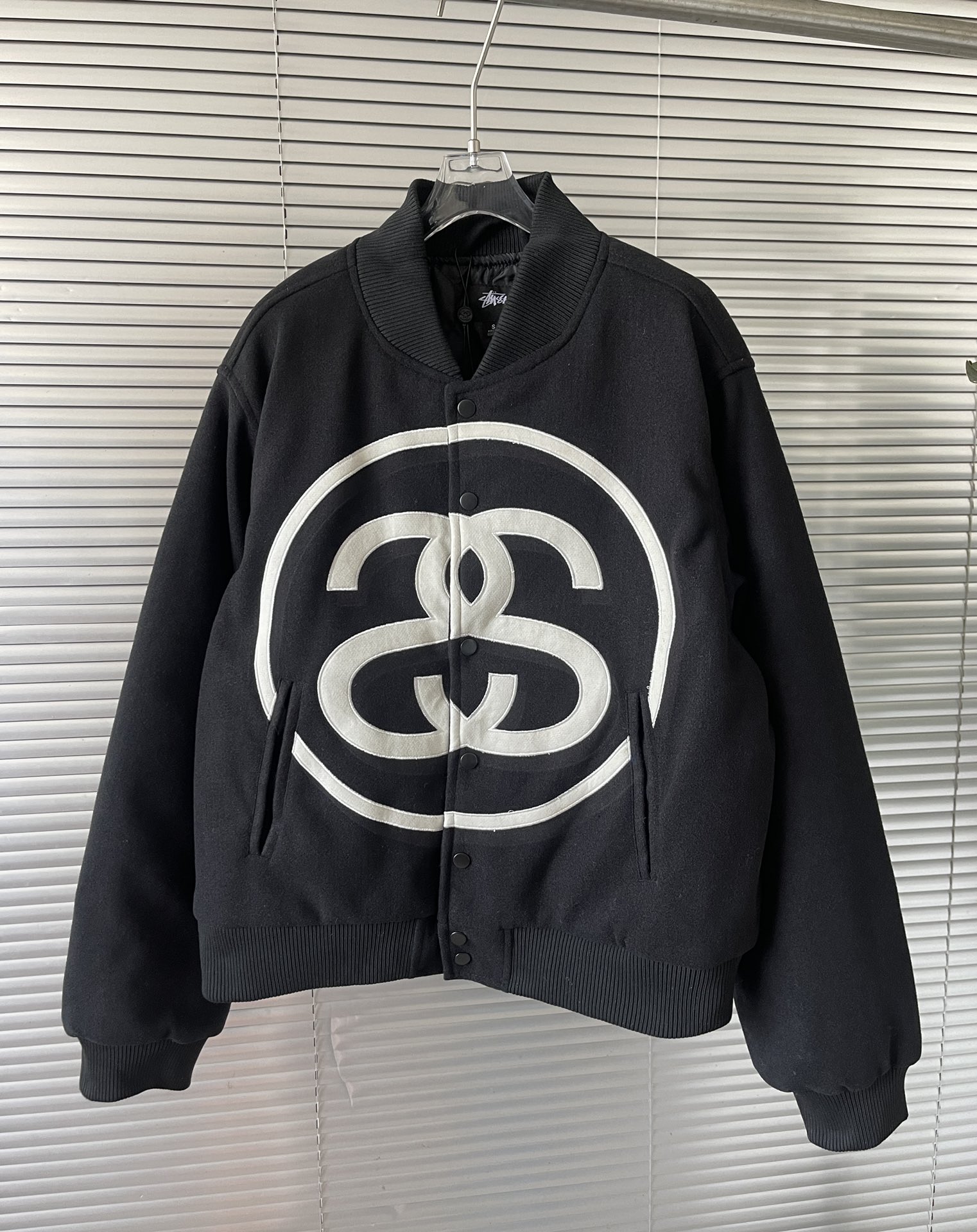 数量限定爆買い ステューシー アウター 新作激安通販 アウター 野球服 ロゴ刺繍 ジャケット 運動 ファッション ブラック_1
