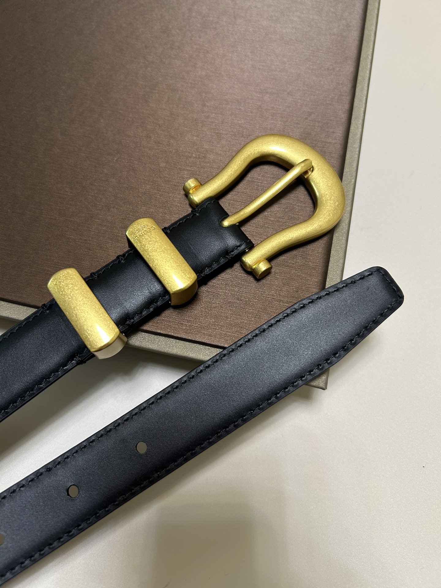 限定セール低価セリーヌベルト偽物_3